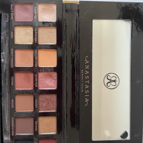 Anastasia Beverly Hills Palette - Picture 2 of 5